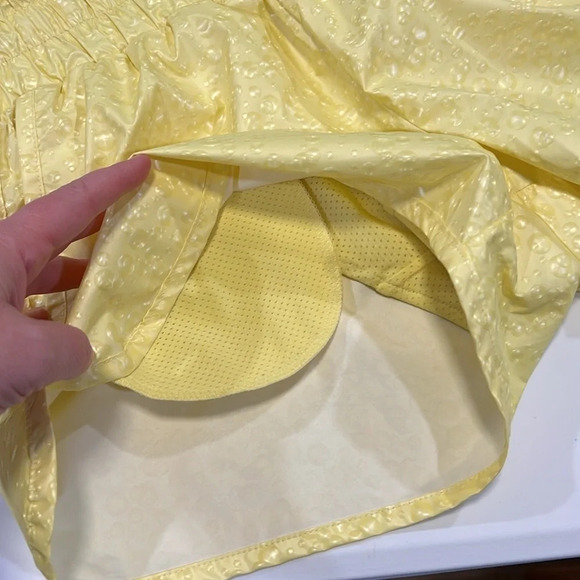 Ziya - small, bubble print yellow shorts - Picture 6 of 7